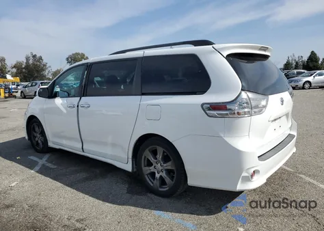 2017 Toyota Sienna Se z USA, uszkodzony, nr VIN 5TDXZ3DC9HS814196